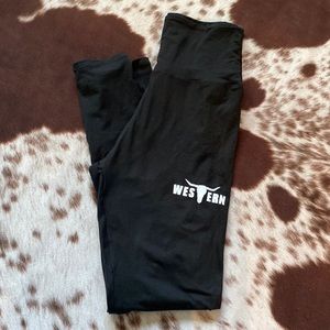 Western T Leggings